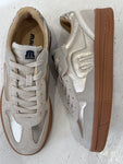 Maruti Beige Gold Yale Trainer