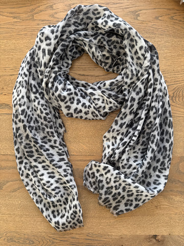 MSH Black Grey Leopard Scarf